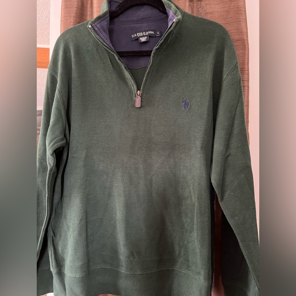 Men’s sweatshirt